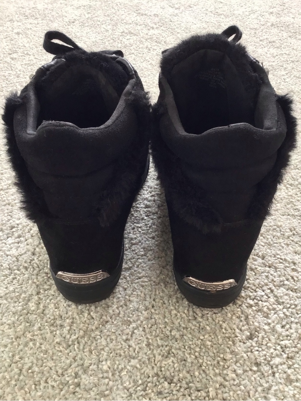 GUESS Black Faux Fur Lace-Up Women’s Wedge Sneaker Booties, size 8.5 - Picture 3 of 7